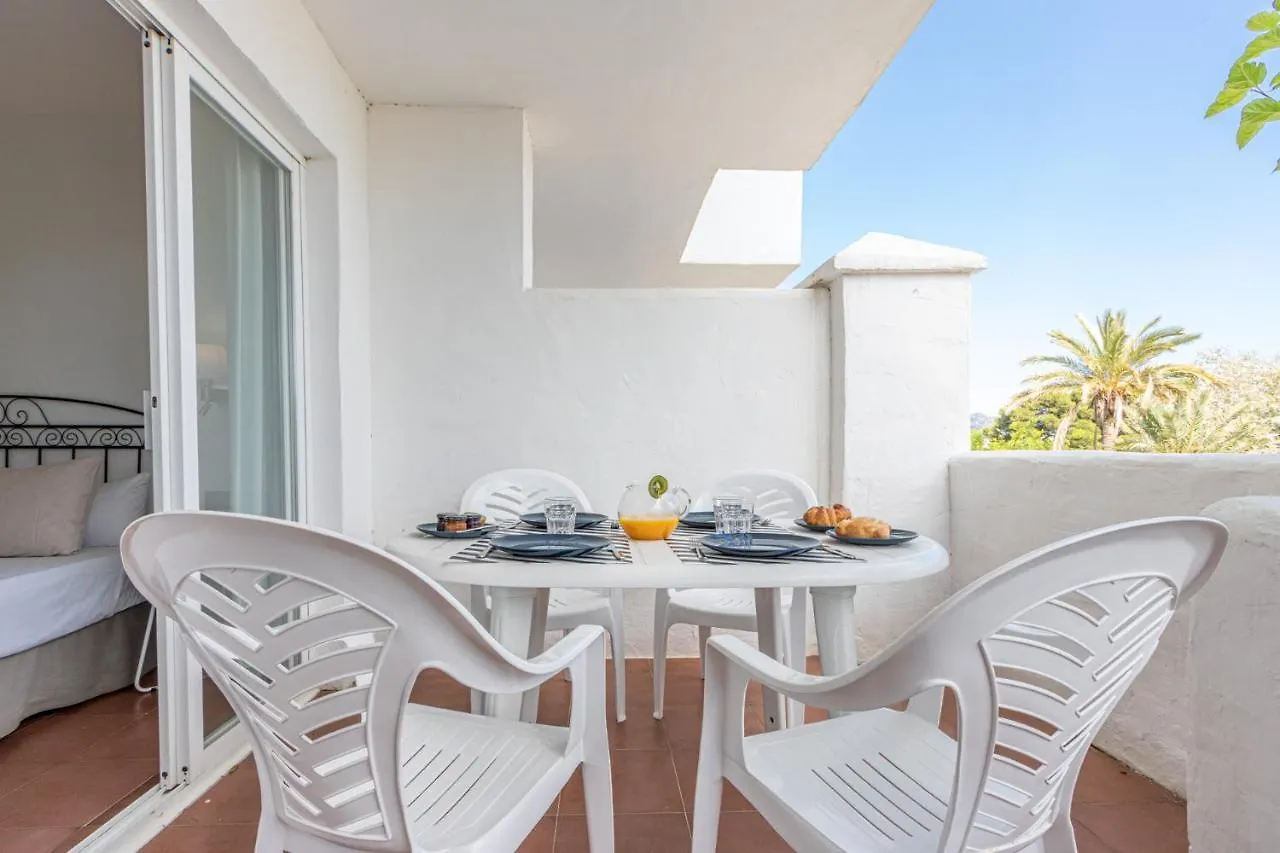 Holidays Royal Marine Roses Apartment